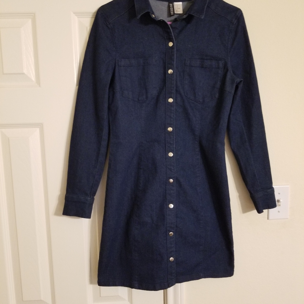 H&M Stretch Denim long sleeved Dress in a Size 8